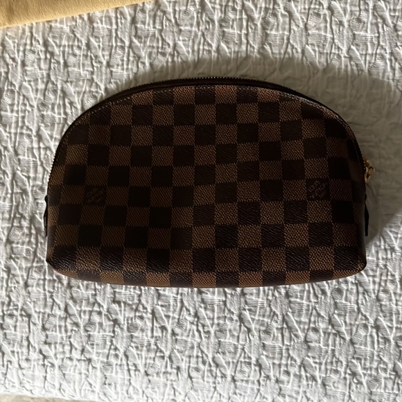 Louis Vuitton cosmetics pouch in Damier canvas - Picture 4 of 5